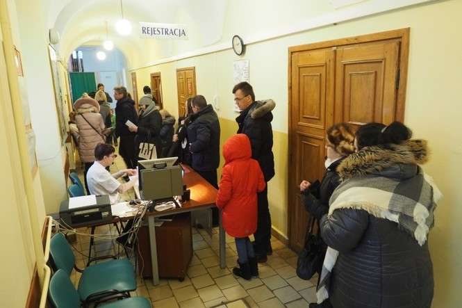 Około 200-300 pacjentów na dobę pojawiało się w święta w przychodni przy ul. Biernackiego (fot. Maciej Kaczanowski)