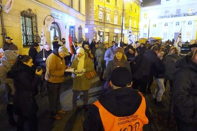 21 grudnia. Protest Komitetu Obrony Demokracji pod lubelskimi biurami poselskimi PiS (fot. Maciej Kaczanowski)