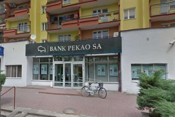 Po ponad 20 latach Punkt Obsługi Klientów Centralnego Domu Maklerskiego Pekao S.A w Kraśniku przestaje działać (fot. Google Street View)