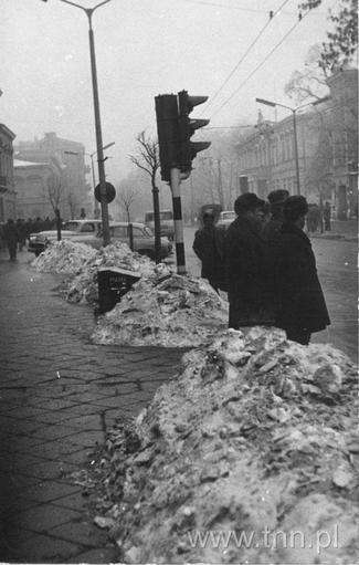 Stefan Dygas na zdjęciu z 1971 r. (stoi bokiem, pierwszy po lewej) (fot. Archiwum Ośrodka Brama Grodzka Teatr NN)