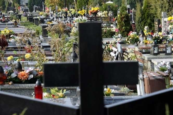 Nieoficjalnie wiadomo, że ekshumacje odbędą się na cmentarzu przy ulicy Unickiej