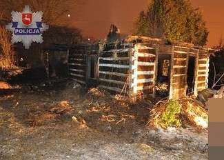 Pożar domu w miejscowości Chłopków (fot. Policja)