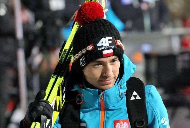 Kontuzja może zakończyć marzenia Kamila Stocha o pierwszym w karierze triumfie w Turnieju Czterech Skoczni<br />
Fot. Marek Dybaś