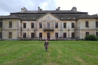 Pałac Klemensów zdobył sławę po tym, jak pojawił się w oskarowej „Idzie” (2013)