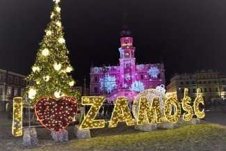 Świetlna Stolica Polski: Zamość ma szansę na tytuł. Kończy się głosowanie