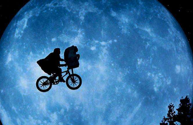 fot. kadr z filmu "E.T."
