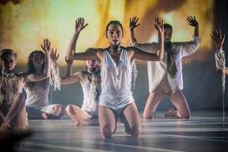 Spektakl Pudełko. Dziady i Białoszewski. Kasety i teatr