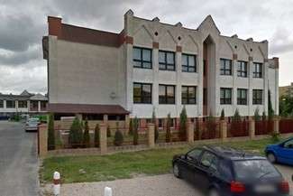 Dotychczas przy ulicy Jaśminowej istniał zespół szkół składający się z podstawówki i gimnazjum