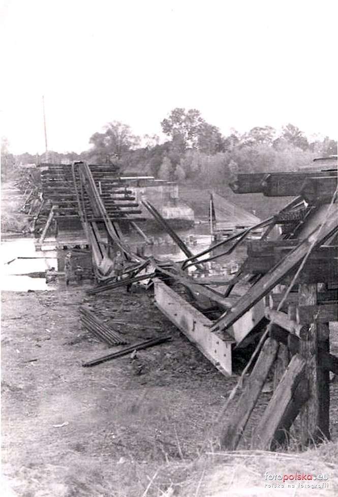 3 września 1939 lotnictwo niemieckie zbombardowało most kolejowy w Orchówku. Od tamtej pory nie ma przejazdu łączącego Brześć z Włodawą. Spotkanie 25 marca ma dotyczyć między innymi odbudowy tej konstrukcji i szlaku kolejowego
