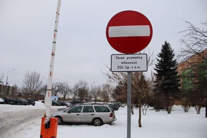 Mieszkańcy pobliskiego bloku za parkowanie będą musieli zapłacić ZGL/ fot.E.Burda
