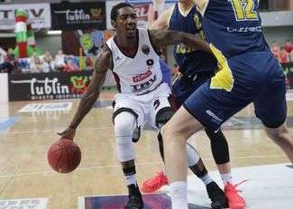 „Czerwono-czarni” rozstrzygnęli na swoją korzyść trzy ostatnie spotkania rozgrywane przy ul. Kazimierza Wielkiego