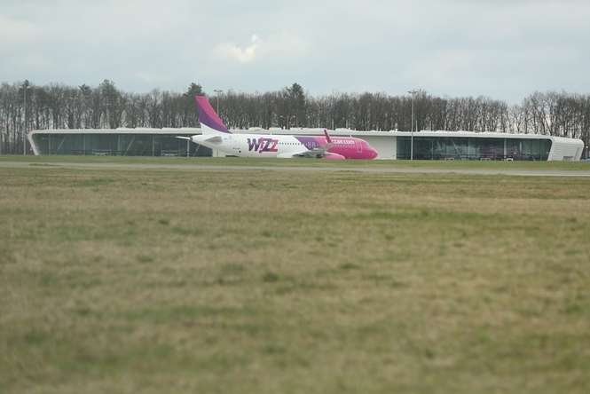 25 sierpnia linie lotnicze Wizz Air uruchomią połączenie do Kijowa-Żulian. Fot. Maciej Kaczanowski