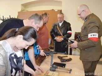 Pasjonaci chcieliby zadebiutować w umundurowaniu 21 maja w ramach uroczystości odsłonięcia obelisku upamiętniającego poległych żołnierzy AK, których szczątki spoczywają na kazimierskim Cmentarzu Żołnierzy Radzieckich