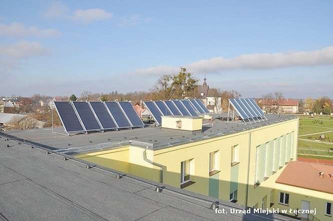 Na dachu Gimnazjum nr 1 pojawiły instalacje solarne