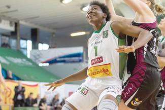 Uju Ugoka zanotowała 19 zbiórek

