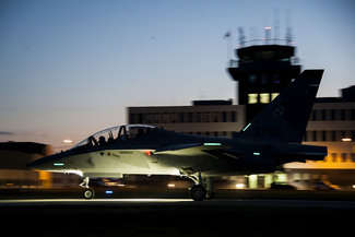 Pierwsze dwa nowe samoloty M-346 dla Szkoły Orląt muszą wrócić do Włoch