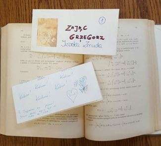 List miłosny odnaleziony w książce. Uczniowie szukają autora i adresatki