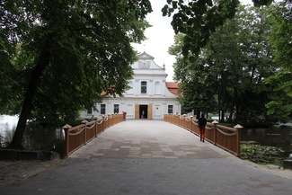 Kościół na wodzie w Zwierzyńcu