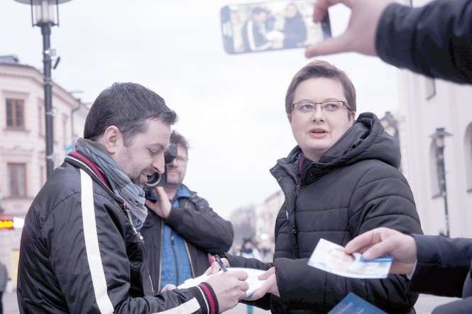 W Lublinie podpisy pod petycją o przeprowadzenie referendum w sprawie reformy oświaty zbierała m.in. poseł Katarzyna Lubnauer z Nowoczesnej