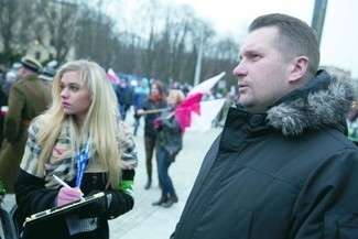 Wojewoda Przemysław Czarnek na placu Zamkowym po Marszu Żołnierzy Wykletych 