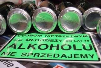 Zamknęli sklepy, żeby alkohol nie lał się w parku
