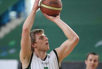 Adam Myśliwiec rzucił siedem punktów