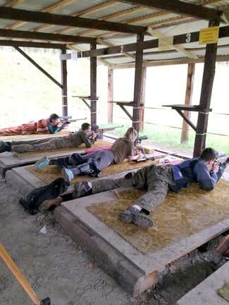 W Sawinie 36 zawodników oddało po 60 strzałów z karabinu standard w pozycji leżącej