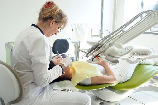 Zagraniczni pacjenci chwalą stomatologiczną ofertę Lublina za wysoką jakość i profesjonalizm