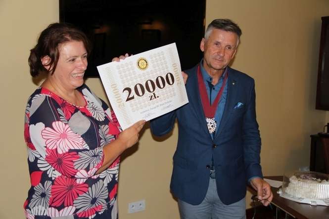 Stowarzyszenie Wspólny Świat otrzymało 20 tys. zł od klubu Rotary<br />
