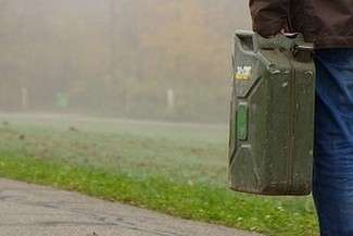 Z pojazdów w okolicy znikało paliwo. Były zawód sprawcy jest zaskakujący