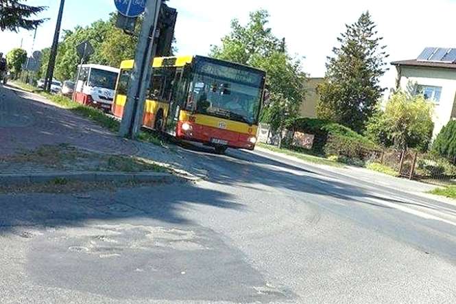 Zdjęcie nadesłane przez czytelnika pokazujące, że autobusy MPK Kraśnik jeżdżą parami