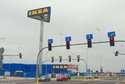 Włączyli światła przy centrum IKEA. Nikt nie wyjeżdża, ale kierowcy muszą czekać