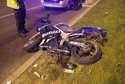 Motocyklista stracił panowanie i uderzył w słup
