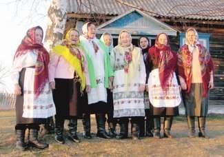 Usłyszymy stare pieśni towarzyszące obrzędom, jakie zachowały się tylko na bagiennym Polesiu oraz piękną, wielogłosową lirykę