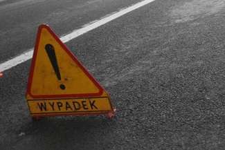 Wypadek na drodze 74. Zderzyły się dwa samochody