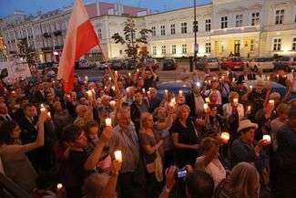 W obronie sądów. "Łańcuch Światła" przed Sądem Okręgowym w Lublinie