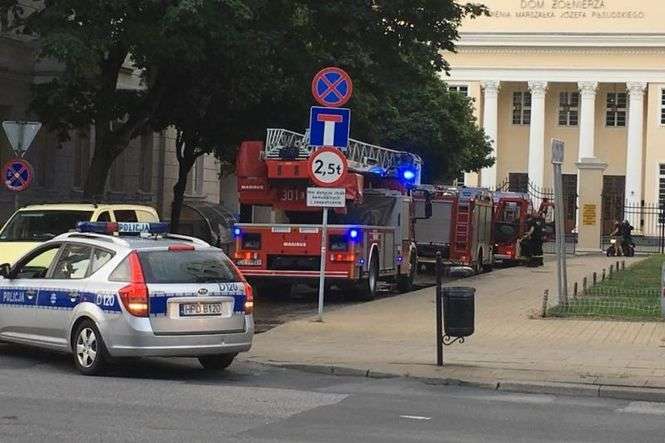 Na miejscu pracowały trzy zastępy straży pożarnej