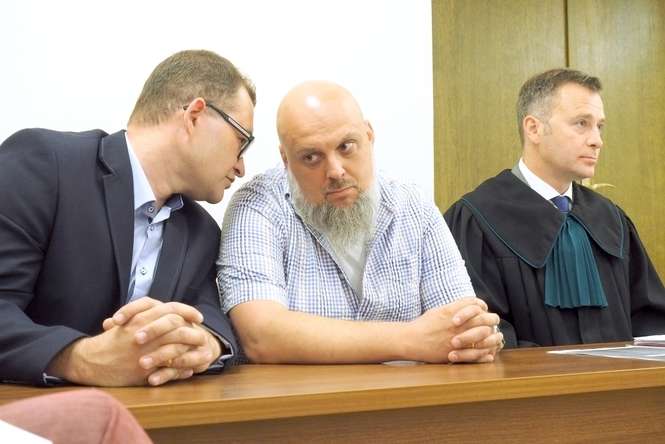 Bartłomiej Bałaban, Andrzej Jaworski i Bartosz Przeciechowski, pełnomocnik skarżących na dzisiejszej rozprawie