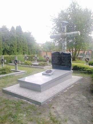 Grób, w którym zostanie złożona trumna ze szczątkami „Jastrzębia”, jest już gotowy