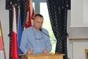 Bogusław Broniewicz z Białej Samorządowej zabierał głos na ostatniej sesji rady miasta/ fot.EB