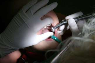 Zabrali dzieciom dentystę. Dlaczego szkolny gabinet stracił kontrakt?