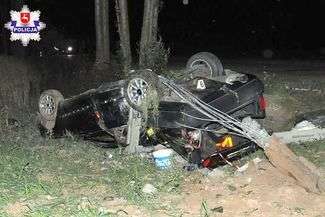 Audi dachowało. Jedna osoba nie żyje, kierowca był pijany