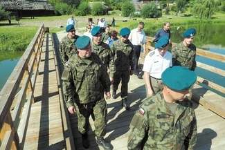 Most był w tragicznym stanie. Wyremontowali go żołnierze