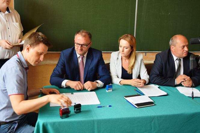 W poniedziałek 35 gmin podpisało porozumienie w tej sprawie z Urzędem Marszałkowskim/ fot. starostwo powiatowe w Białej Podl.