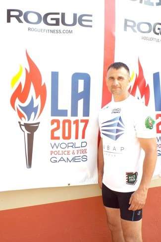 St. chor. SG Olgierd Stański przywiózł z Los Angeles dwa złote medale