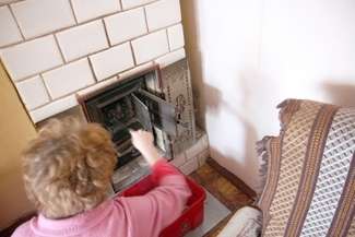 Pieniądze z pożyczki mogą być przeznaczone m.in. na wymianę starego pieca węglowego na nowy – gazowy lub opalany biomasą. Albo na instalację solarną
