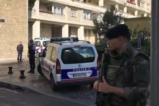 Samochód wjechał w grupę żołnierzy w Paryżu. Sześciu rannych