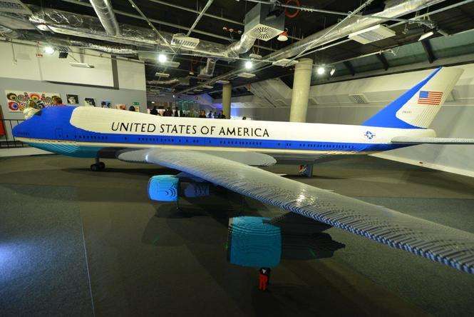 Na wystawie zobaczymy model Boeinga 747wykonany w skali 1:7 z miliona klocków Lego