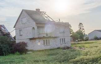 Burze w Lubelskiem. Zerwane dachy, połamane drzewa (zdjęcia, wideo)