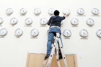 Jeśli nic się nie zmieni, w 2017 roku zegarki z czasu letniego na zimowy przestawiamy w nocy z soboty 28 października na niedzielę 29 października. Tym razem musimy przesunąć wskazówki zegara do tyłu, czyli z godziny 3.00 na 2.00